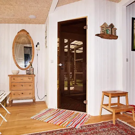 6 Person In Hemmet-by Traum * Hemmet