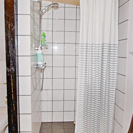 4 Star In Nyaraló