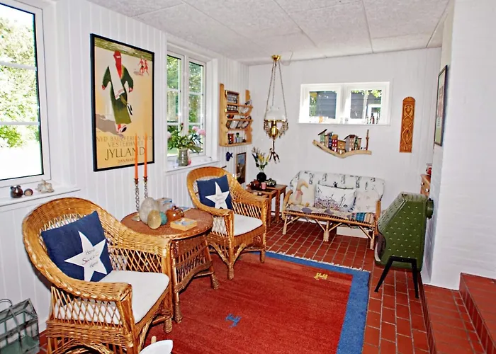 6 Person In Hemmet-by Traum